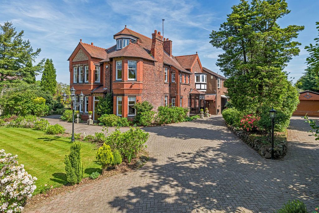 Property photo 1 of 44 (Main)