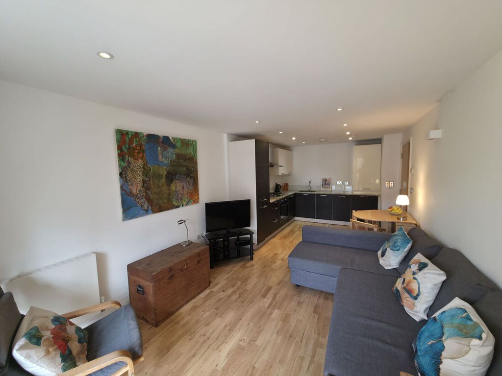 Property photo 2 of 9