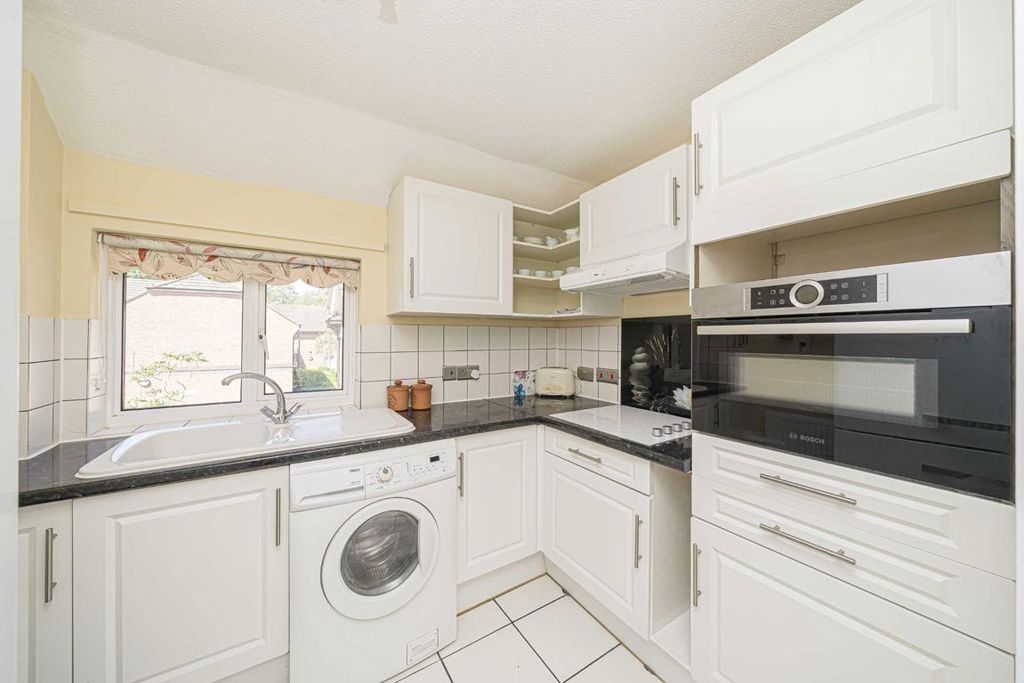 Property photo 3 of 6