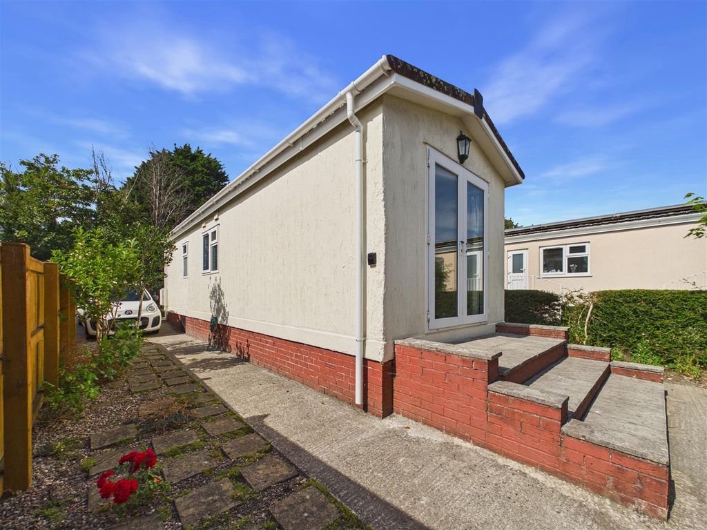 Property photo 3 of 13 Cam03812G0-Pr0137-Still016.Jpg