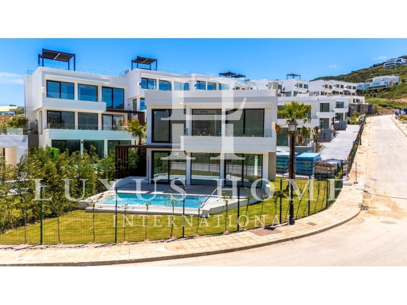 Property photo 1 of 29