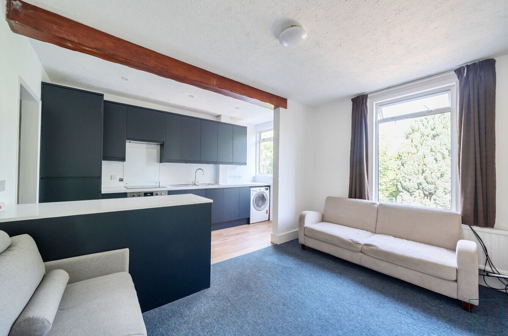 Property photo 2 of 16 B4792601-91F8-4d1F-Bc8d-531E903c40Ad