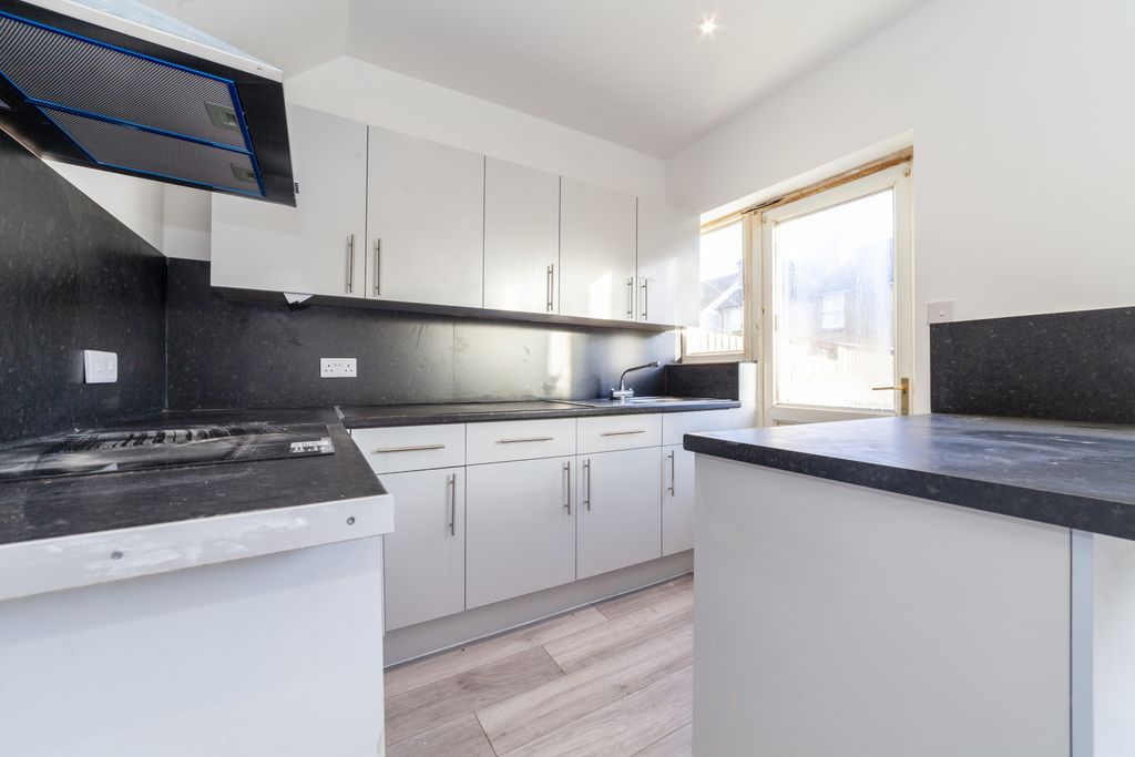 Property photo 2 of 12 Gallery