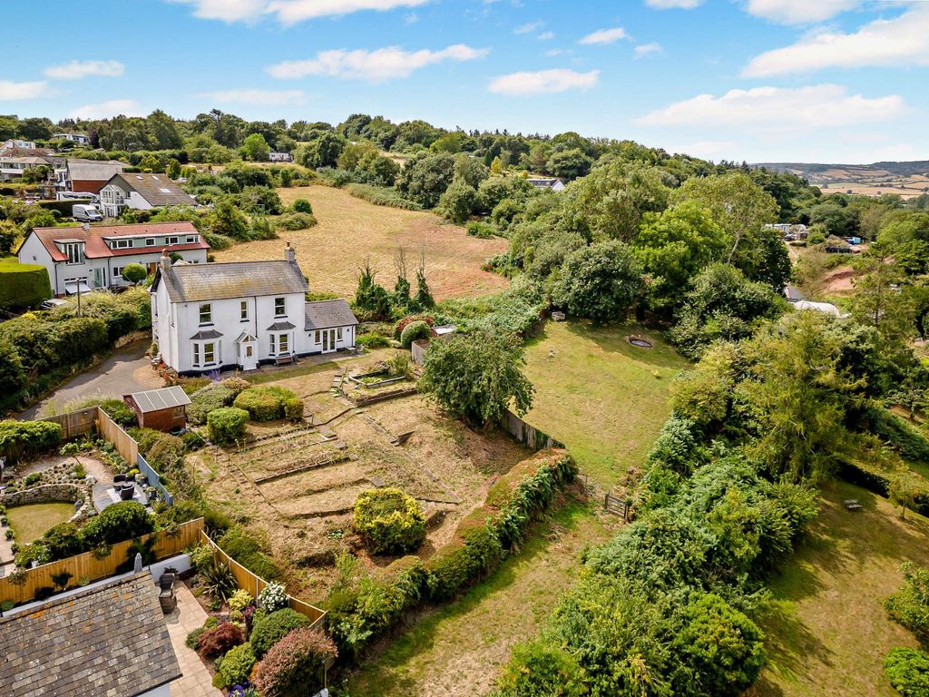Property photo 3 of 17 Highdown