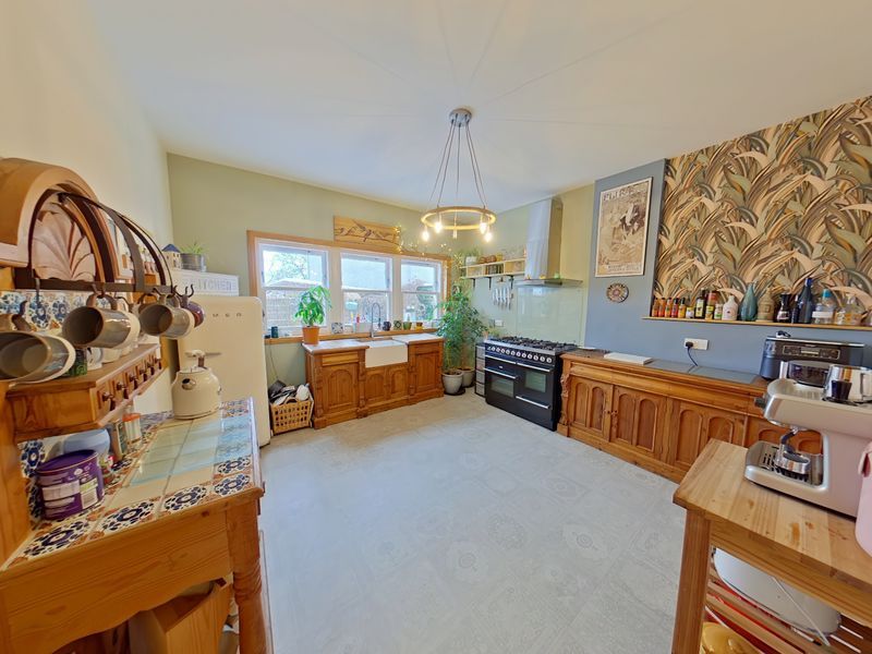 Property photo 3 of 20 Photo 12