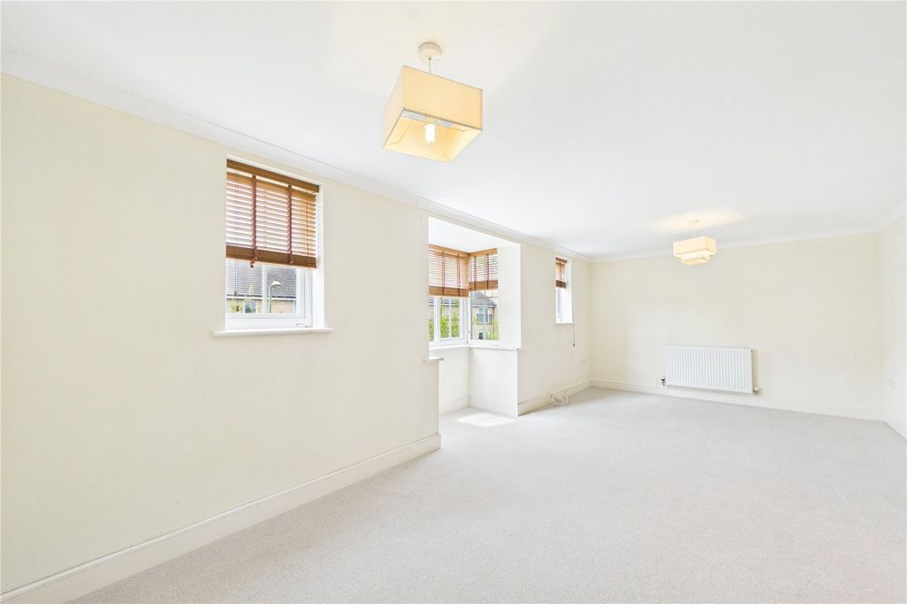 Property photo 1 of 13 Living Room