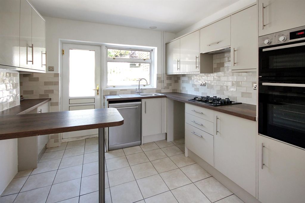 Property photo 3 of 13 Kitchen