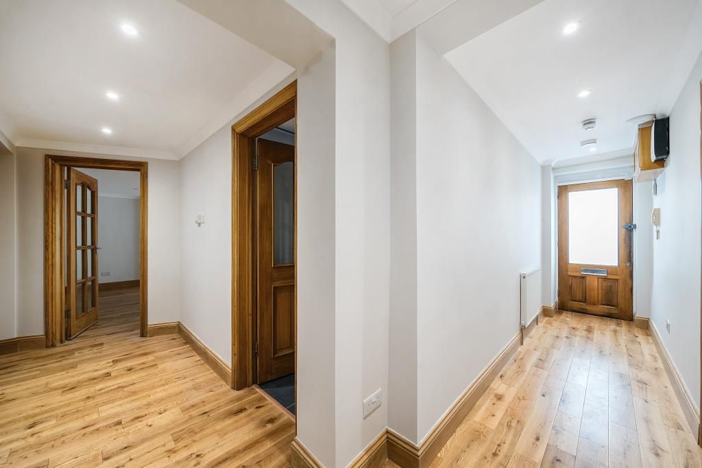 Property photo 2 of 22 Hallway