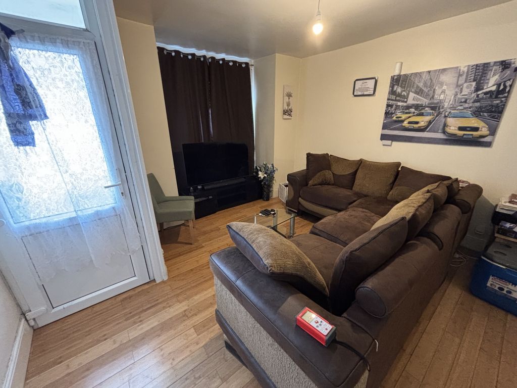 Property photo 2 of 12 Photo 5