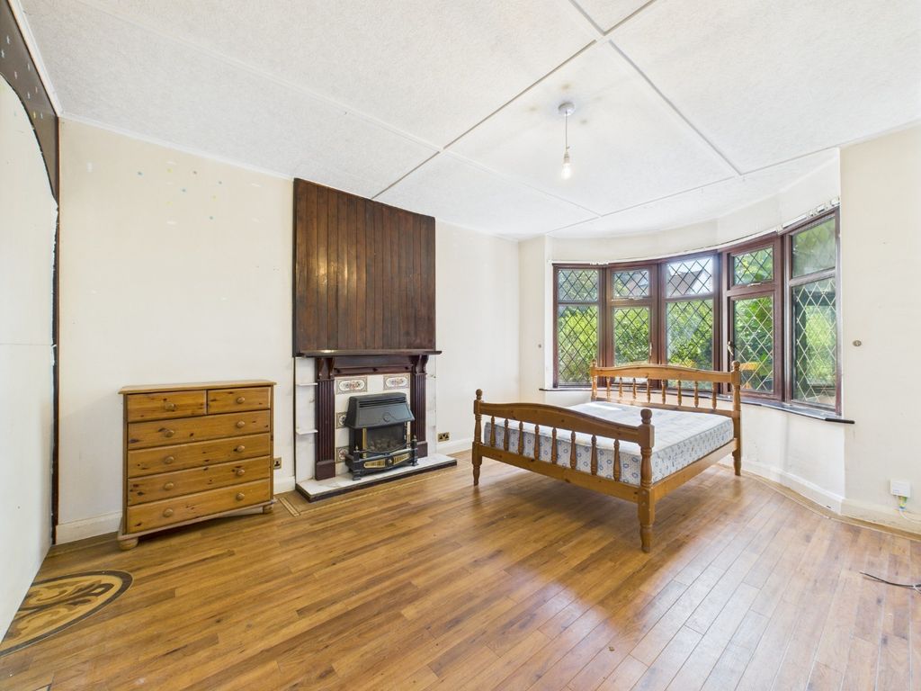 Property photo 3 of 18 4076695