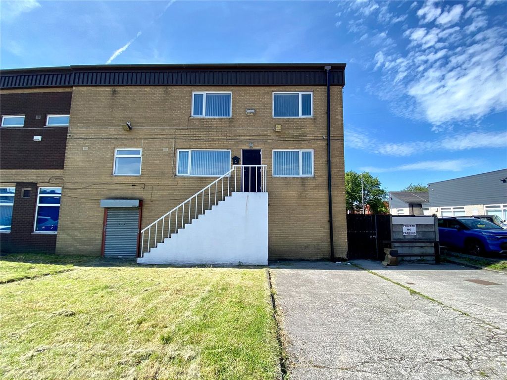 Property photo 1 of 18 Front External