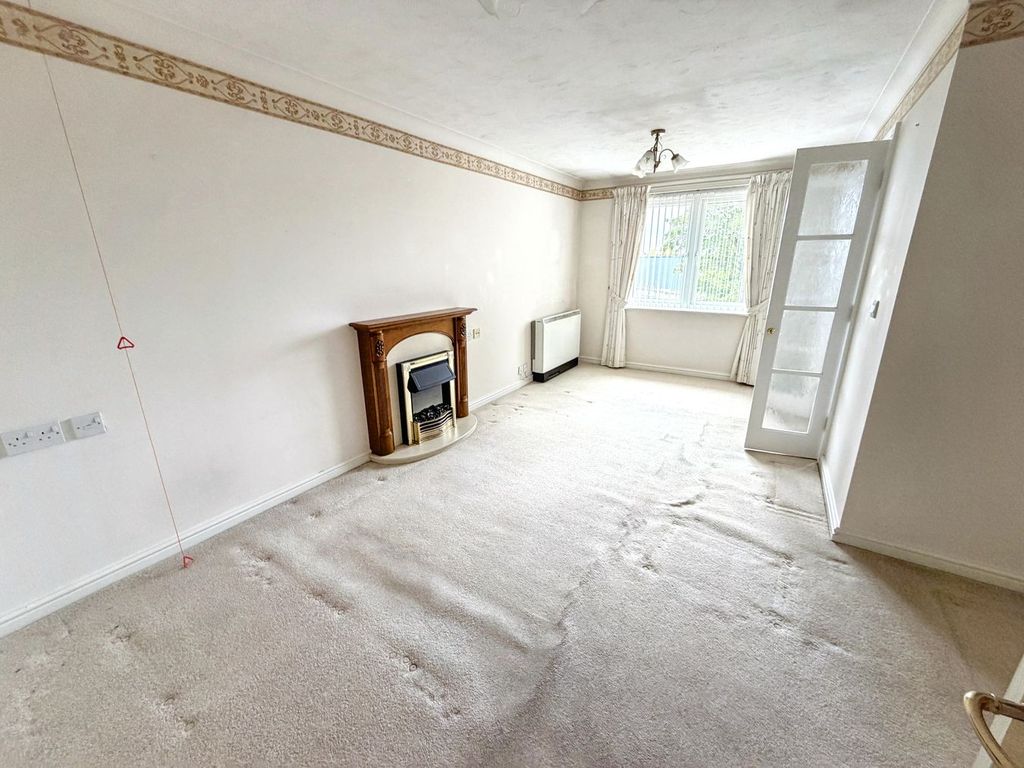 Property photo 2 of 20
