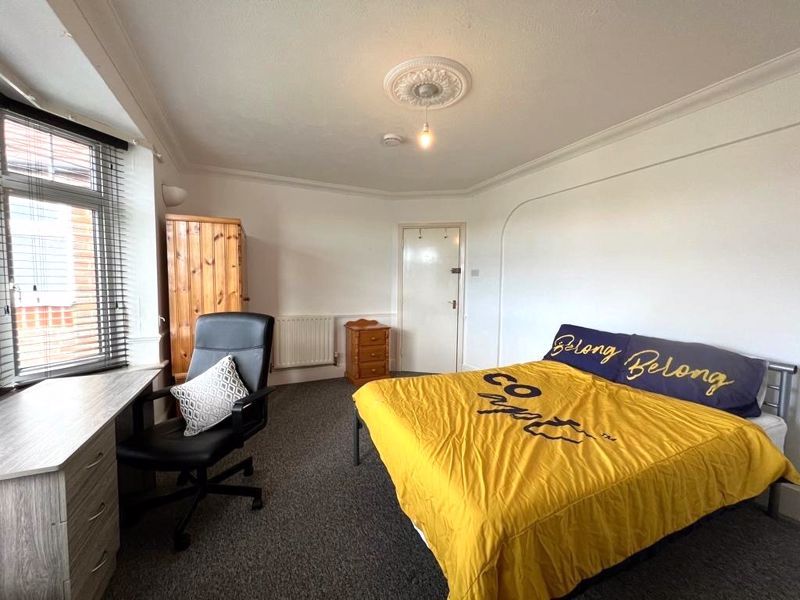 Property photo 2 of 10 Bed