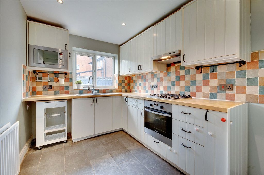 Property photo 2 of 19 Kitchen