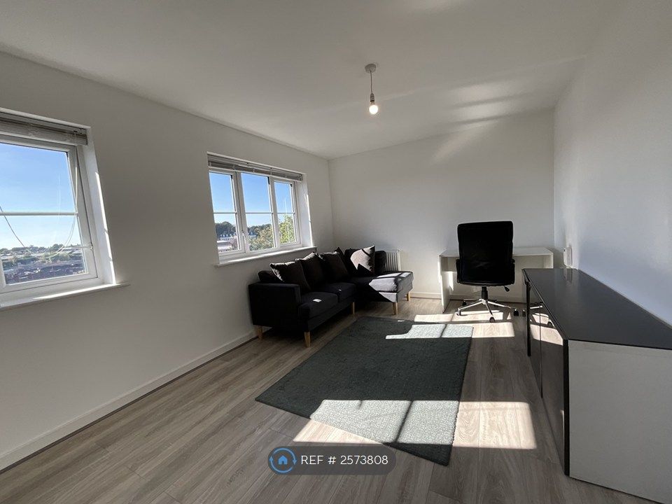 Property photo 1 of 15 Living Room