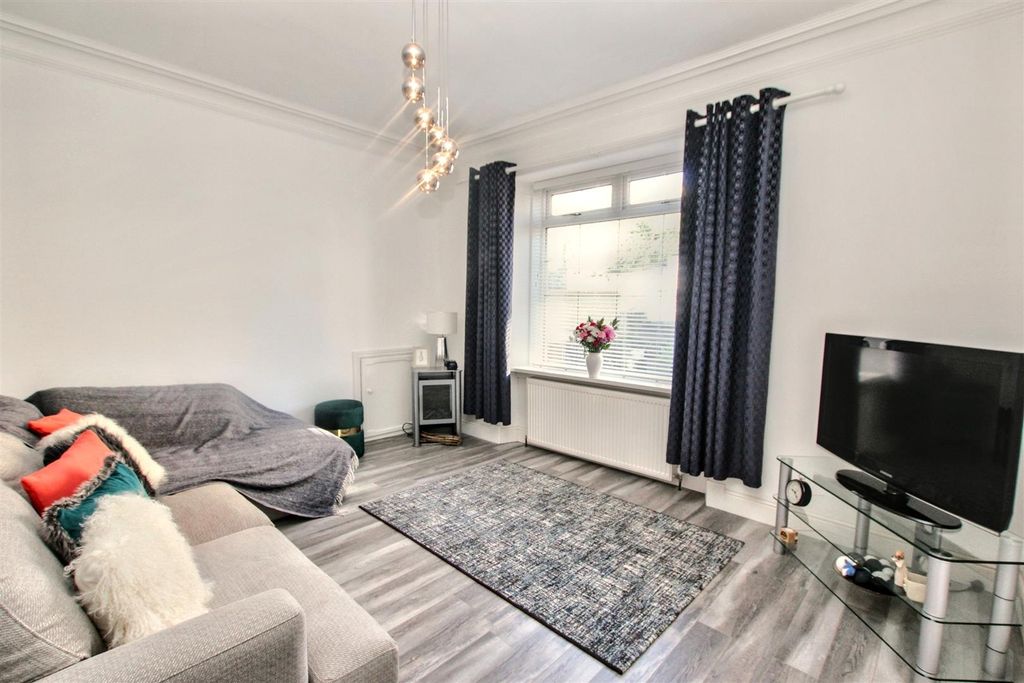 Property photo 3 of 19 3