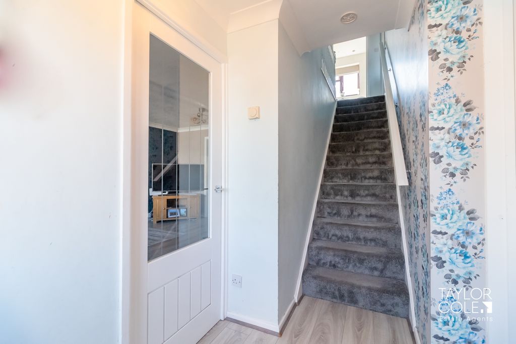 Property photo 2 of 34