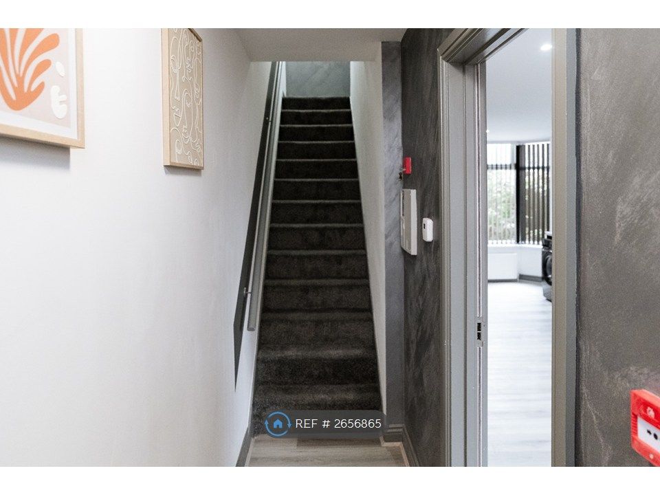 Property photo 2 of 35