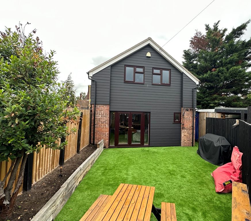 Property photo 1 of 10 Exterior