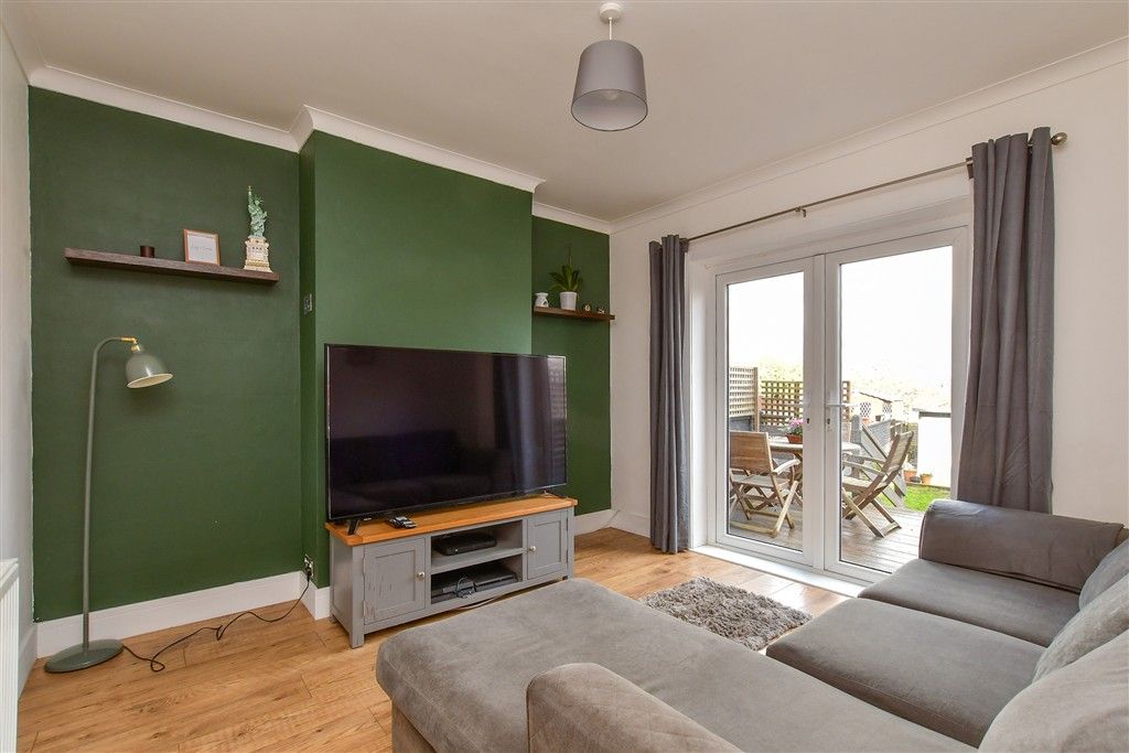 Property photo 2 of 10 Lounge