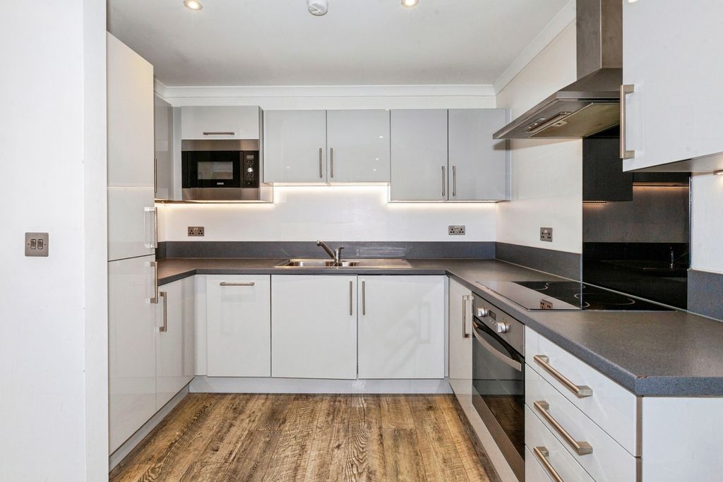 Property photo 2 of 21 Kitchen