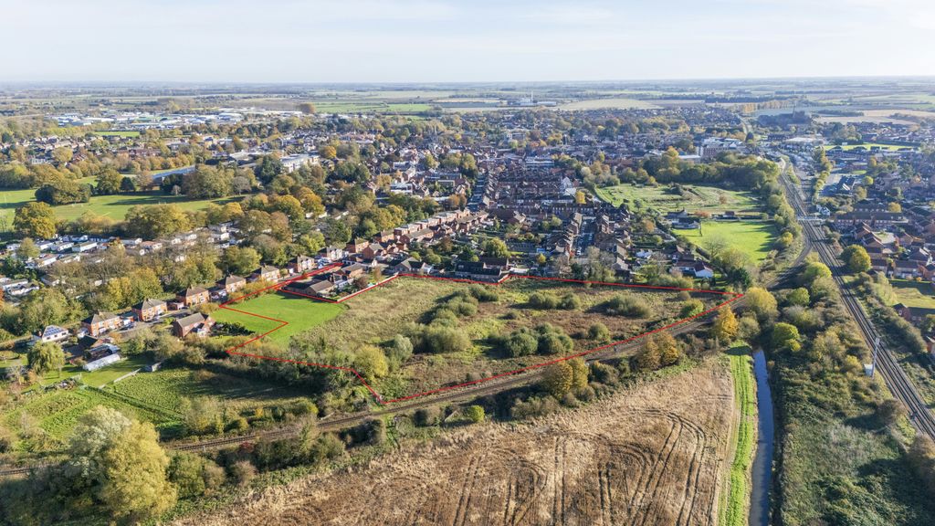 Property photo 1 of 4 CV23_Woodmoore_251030With Red Outline.Jpg