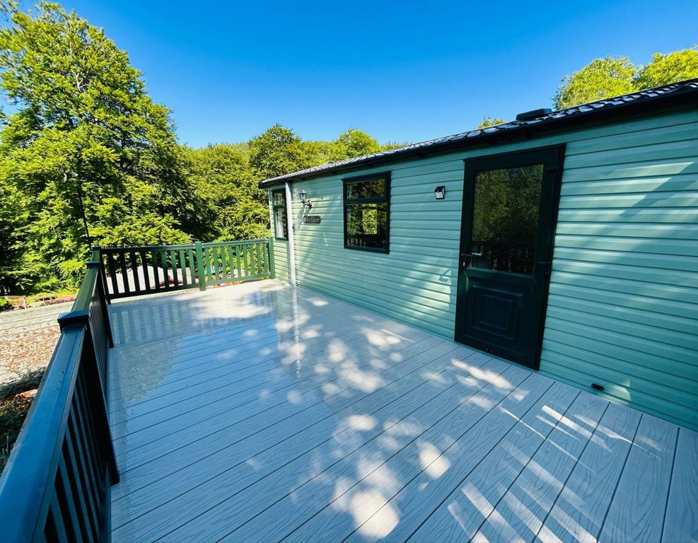 Property photo 1 of 15 Burgundy 12