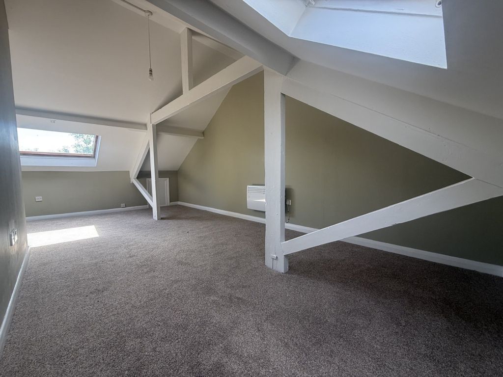 Property photo 3 of 4 Picture No. 06