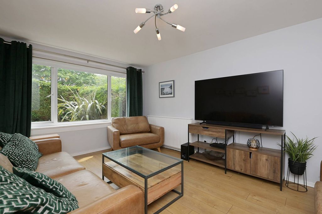 Property photo 2 of 30