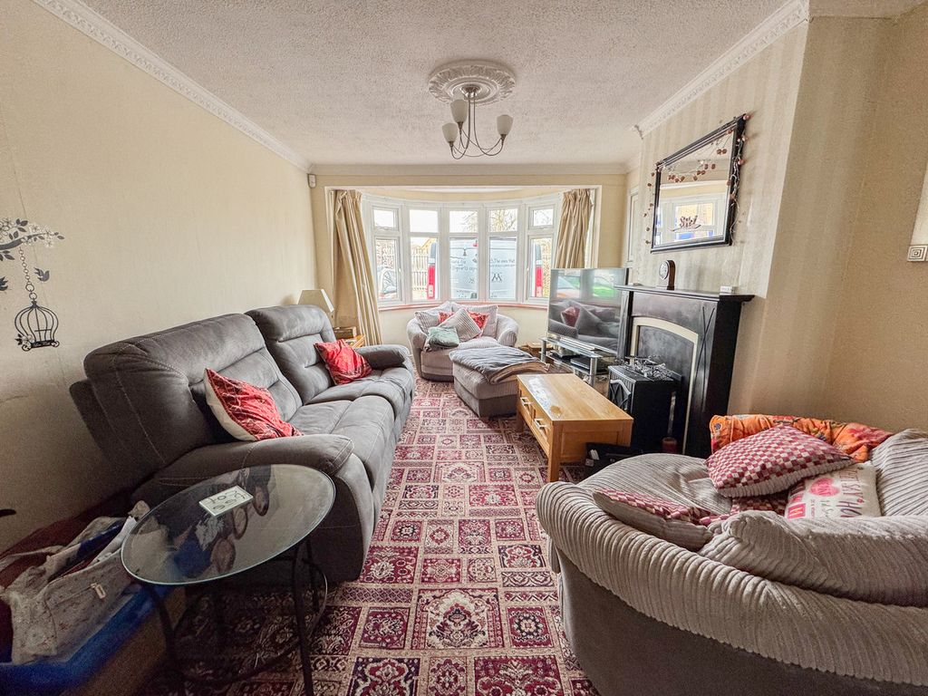 Property photo 3 of 21