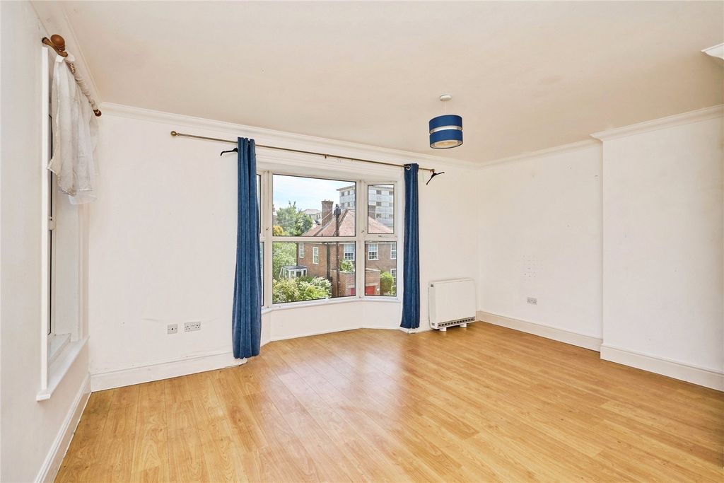 Property photo 2 of 13 Picture No. 01