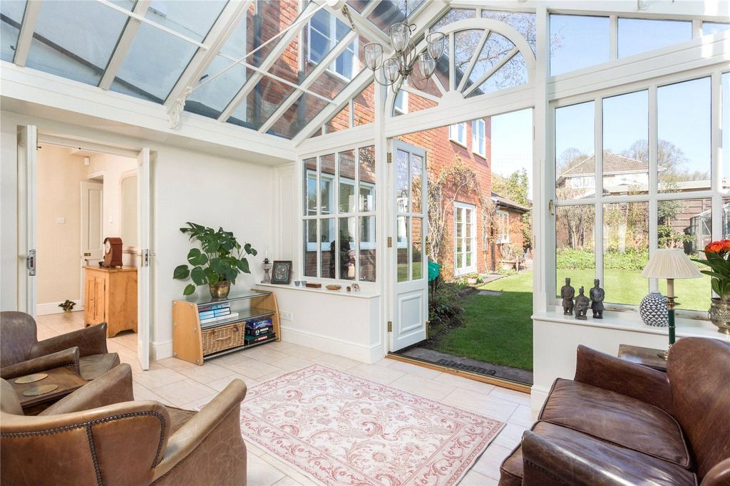 Property photo 2 of 16 Conservatory