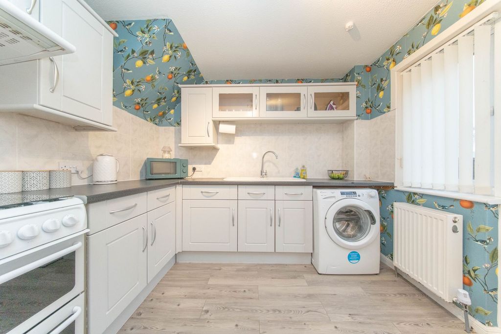 Property photo 2 of 21 Kitchen