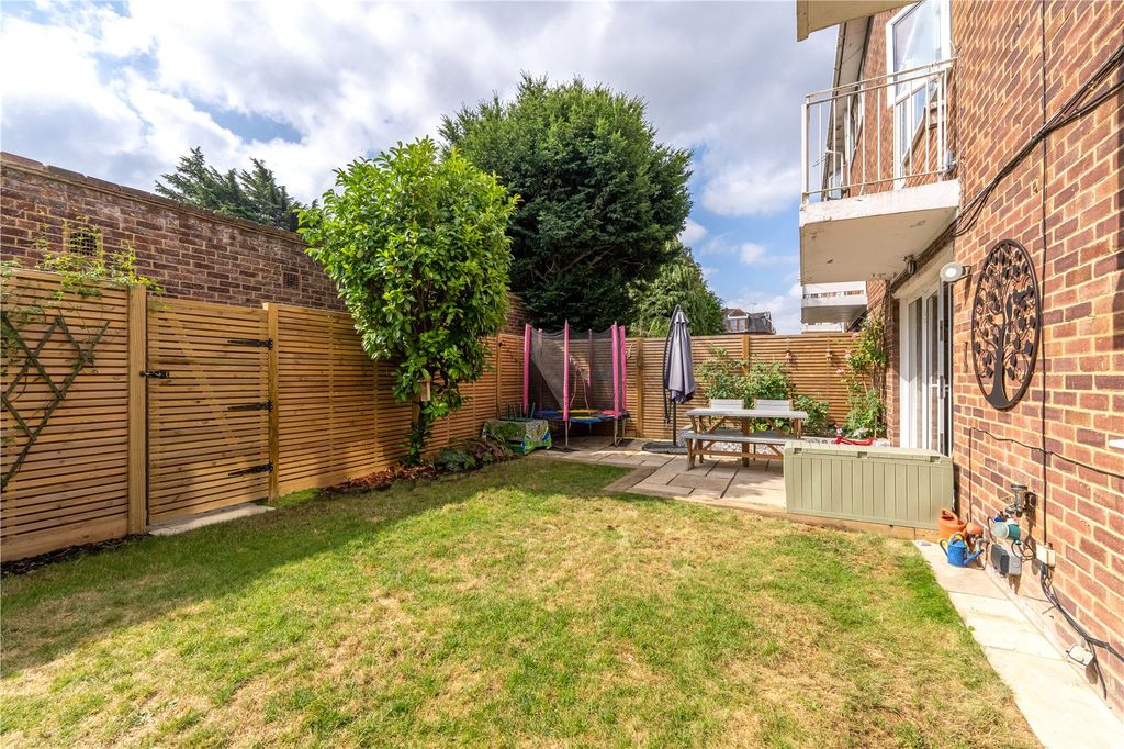 Property photo 2 of 13 Picture No. 16
