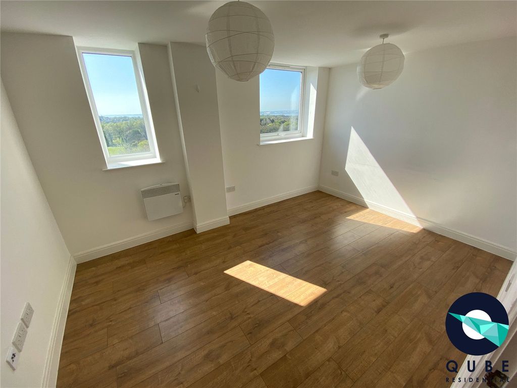 Property photo 3 of 10 Picture No. 12