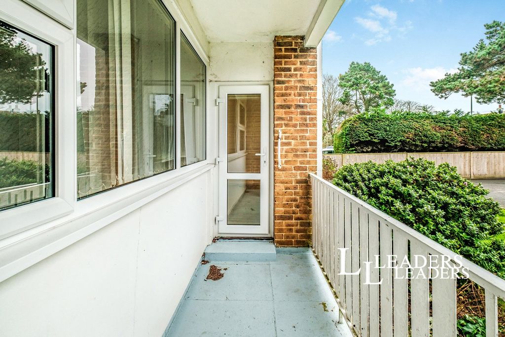 Property photo 3 of 17 Balcony