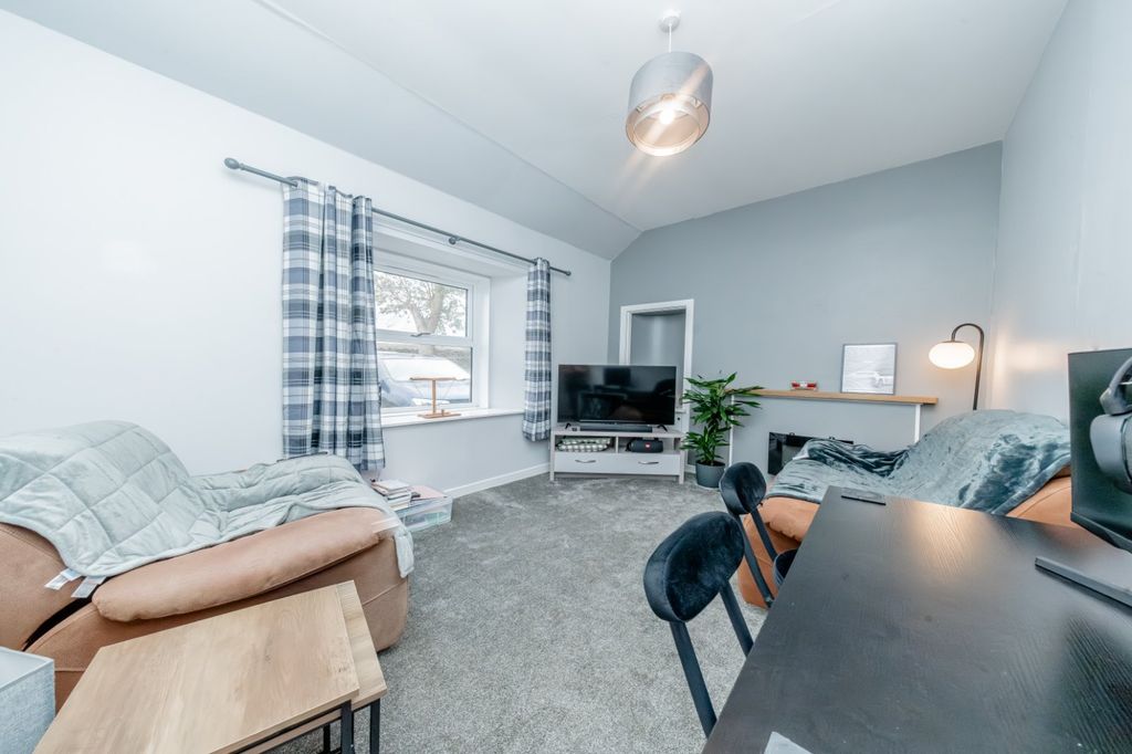 Property photo 2 of 18 Picture 2