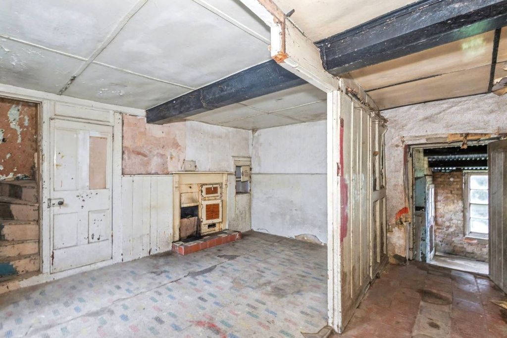 Property photo 3 of 8
