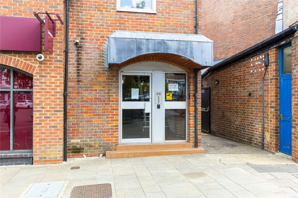Property photo 2 of 14 Entrance