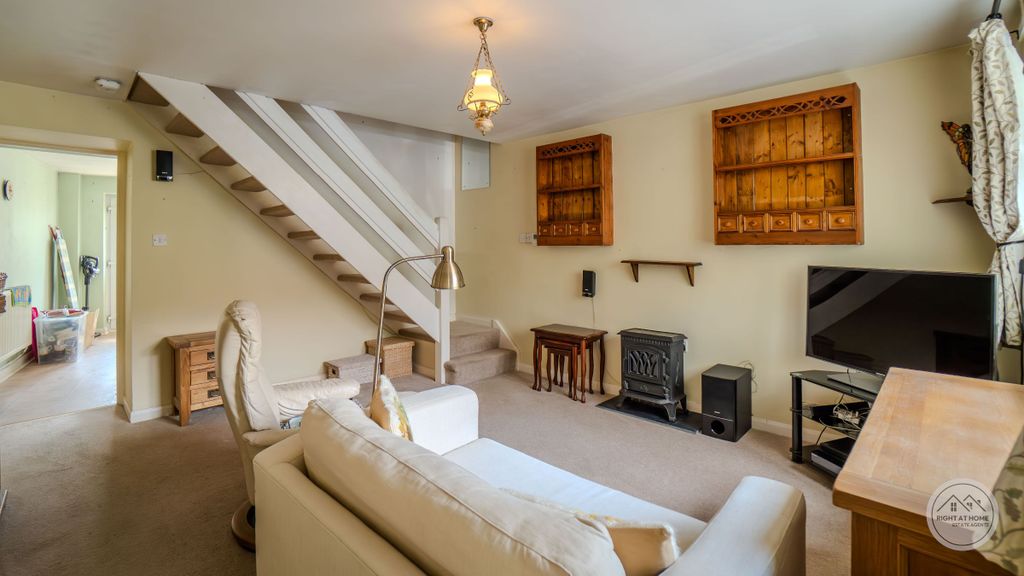 Property photo 3 of 22