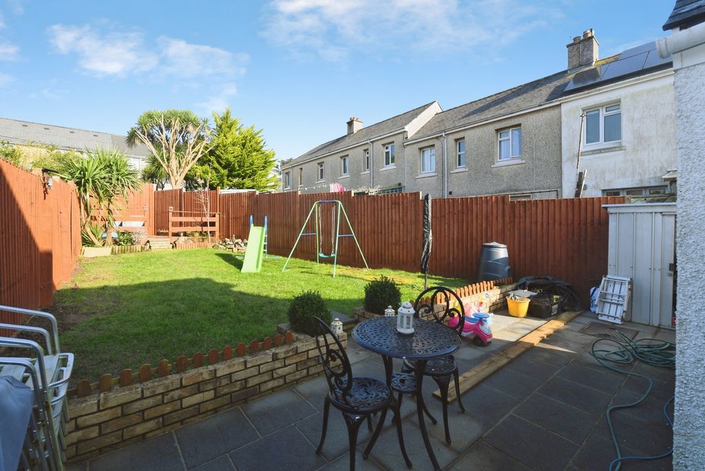Property photo 2 of 13 Garden