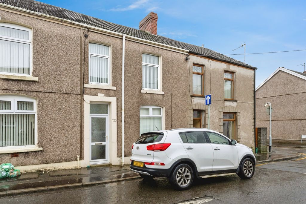 Property photo 2 of 18