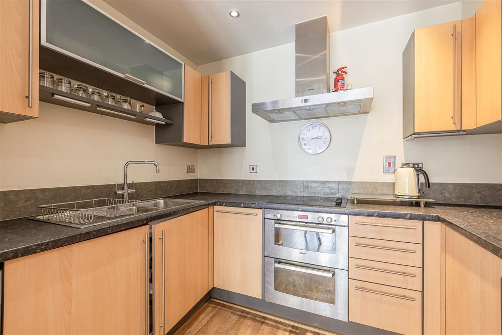 Property photo 3 of 14 Kitchen