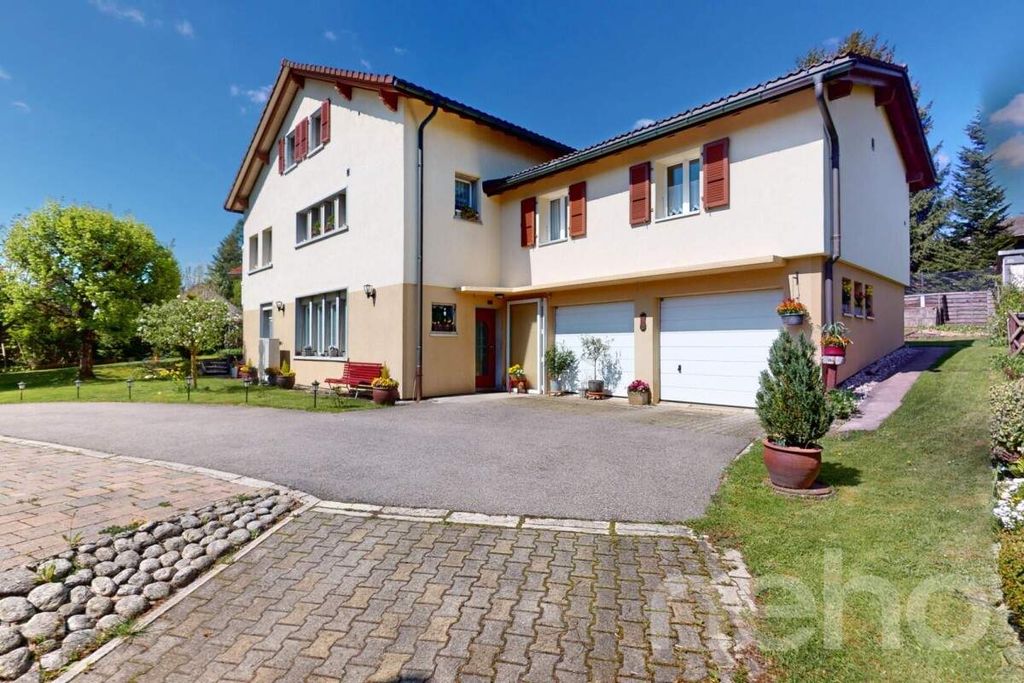 Property photo 3 of 12
