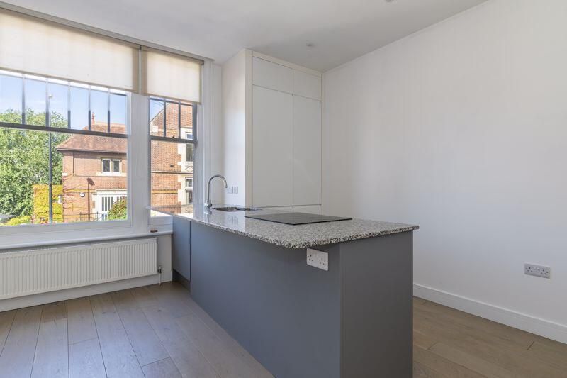 Property photo 3 of 11 Kitchen