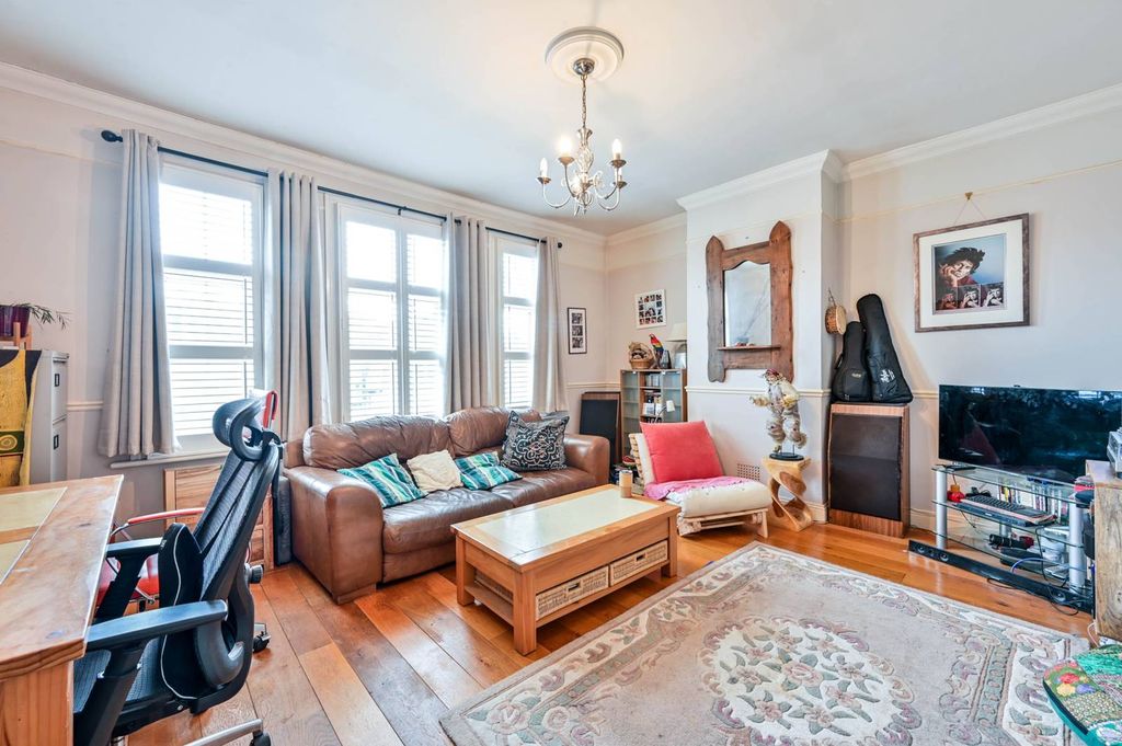 Property photo 3 of 8