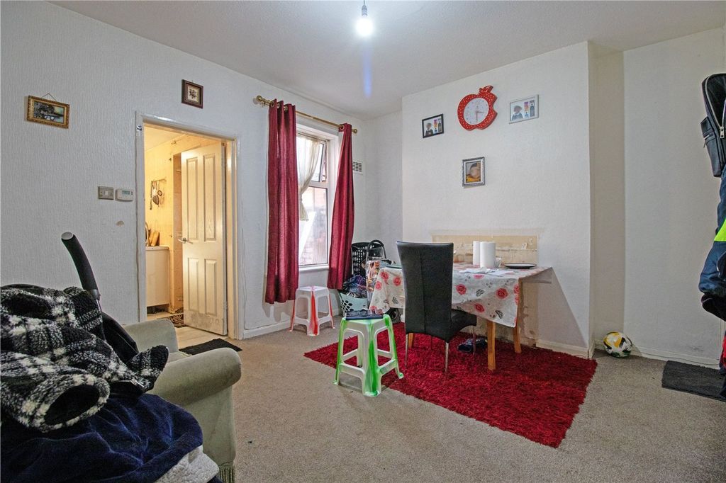 Property photo 3 of 12 Picture No. 05