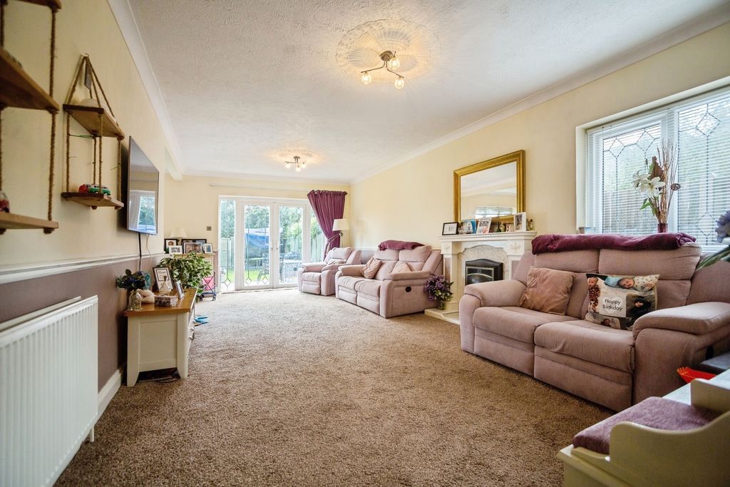 Property photo 3 of 17 Photo