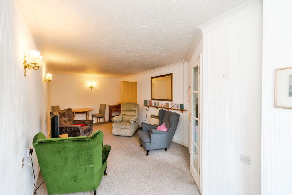 Property photo 3 of 13