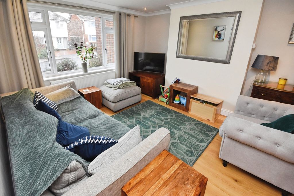 Property photo 2 of 19